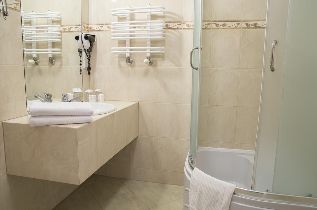 Hotel Mazurski Dworek Mikołajki Rom bilde