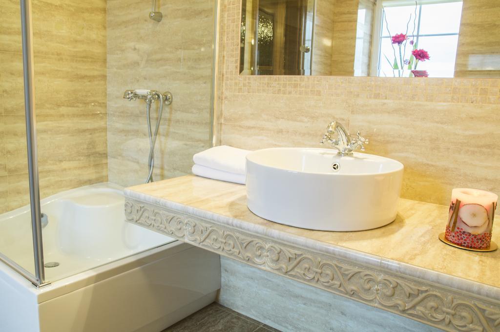 Hotel Mazurski Dworek Mikołajki Rom bilde
