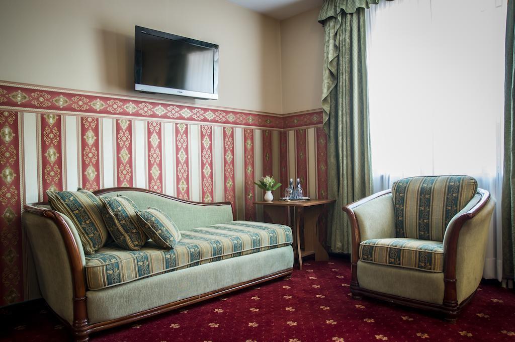 Hotel Mazurski Dworek Mikołajki Rom bilde