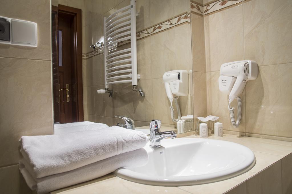 Hotel Mazurski Dworek Mikołajki Rom bilde