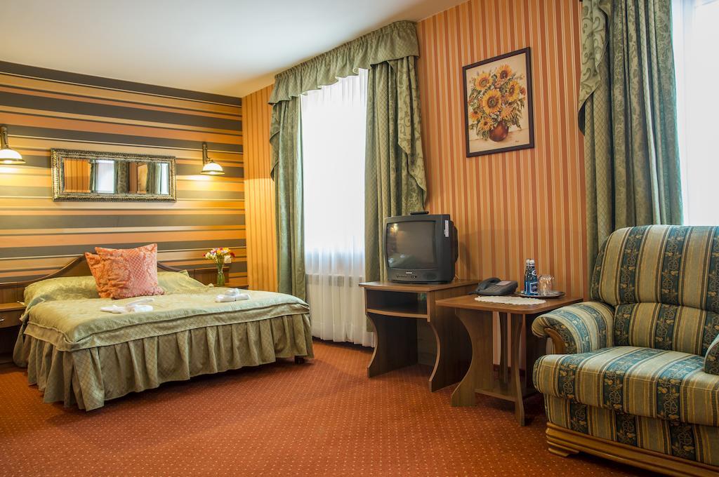 Hotel Mazurski Dworek Mikołajki Rom bilde